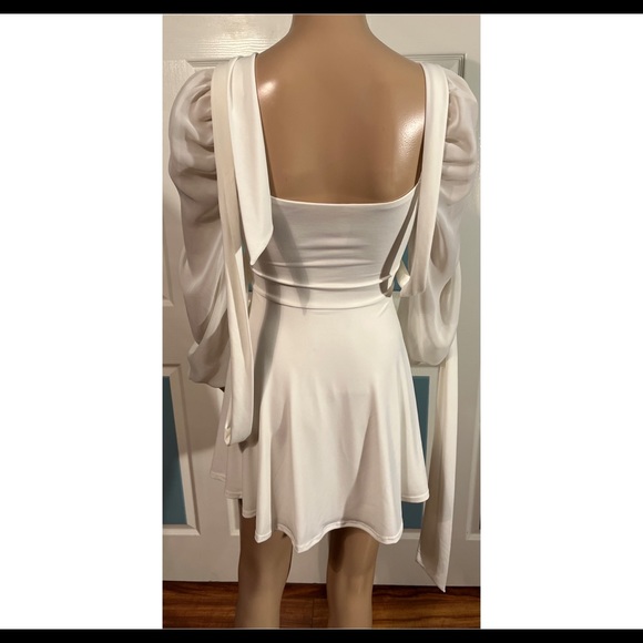Aliah Puff Chiffon Wrap Dress in Ivory. Size: XS - Picture 6 of 13
